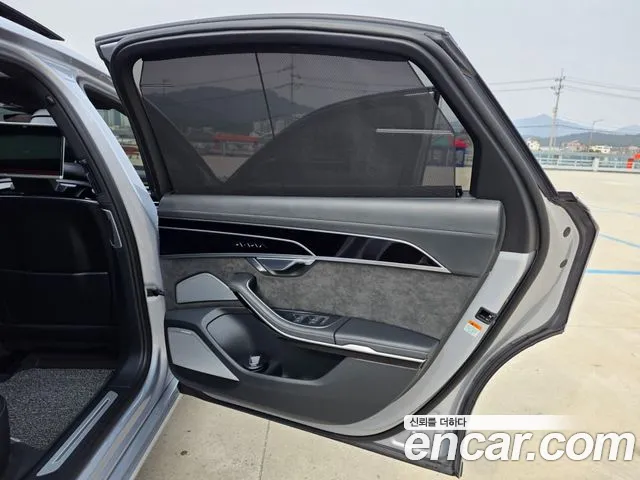 Audi A8 2020 thumb 5