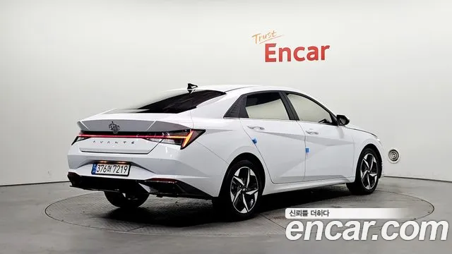 Hyundai Elantra 2022 thumb 12