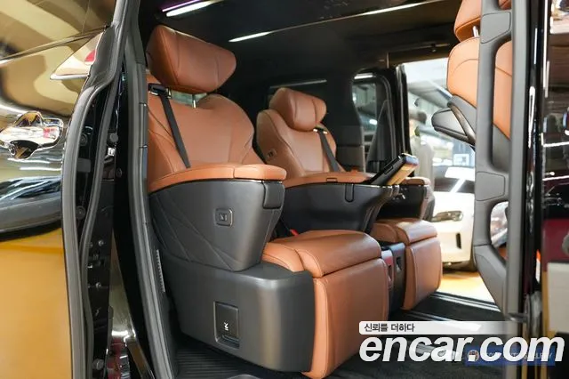 Toyota Alphard 2025 thumb 6