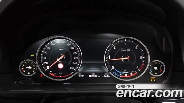 BMW 5 серии 2016 thumb 3