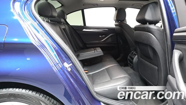 BMW 5 серии 2016 thumb 4
