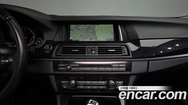 BMW 5 серии 2016 thumb 8