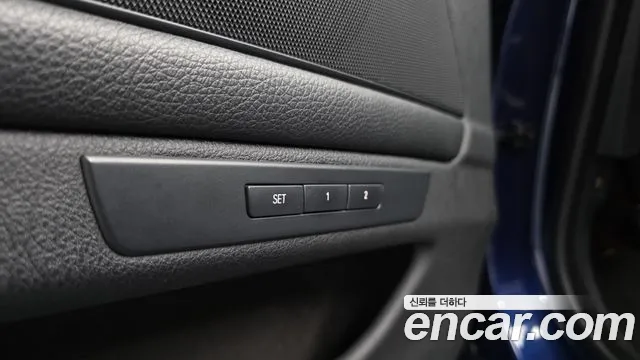 BMW 5 серии 2016 thumb 6
