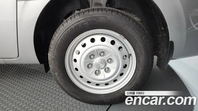 Hyundai Staria 2025 thumb 7