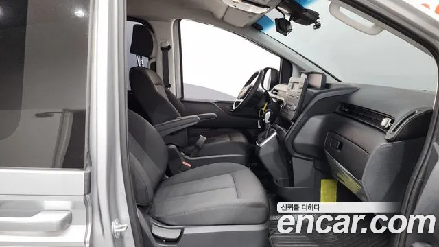 Hyundai Staria 2025 thumb 11