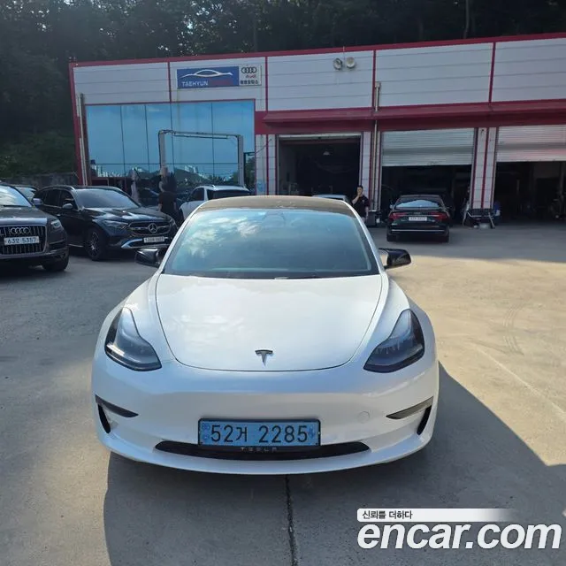 Tesla Model 3 2022 thumb 4