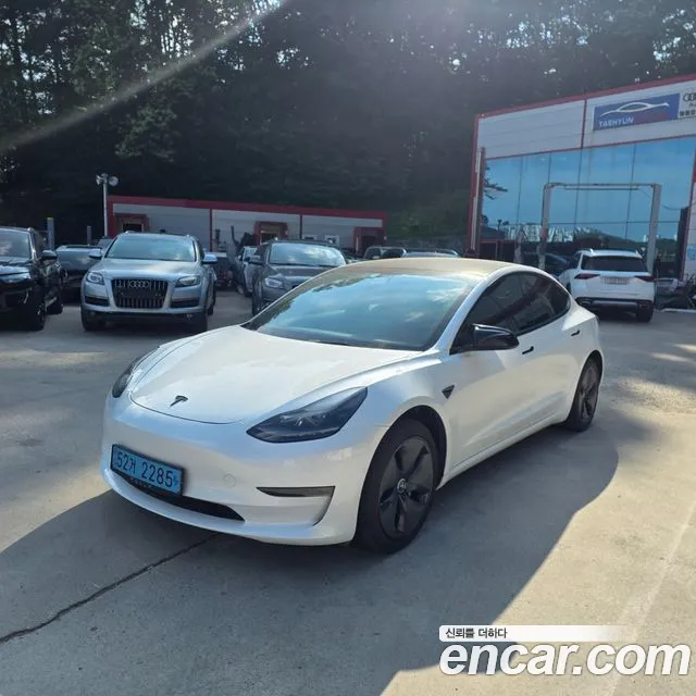 Tesla Model 3 2022 thumb 10