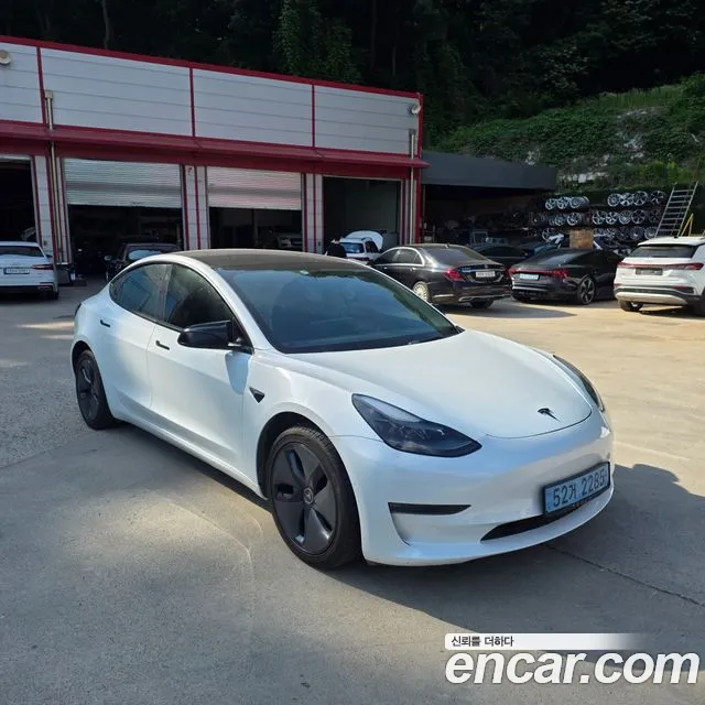Tesla Model 3 2022 thumb 3