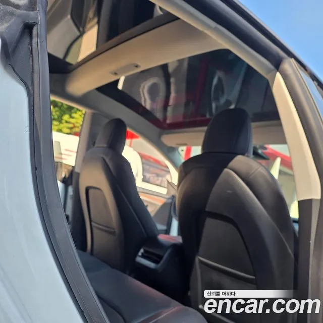 Tesla Model 3 2022 thumb 7