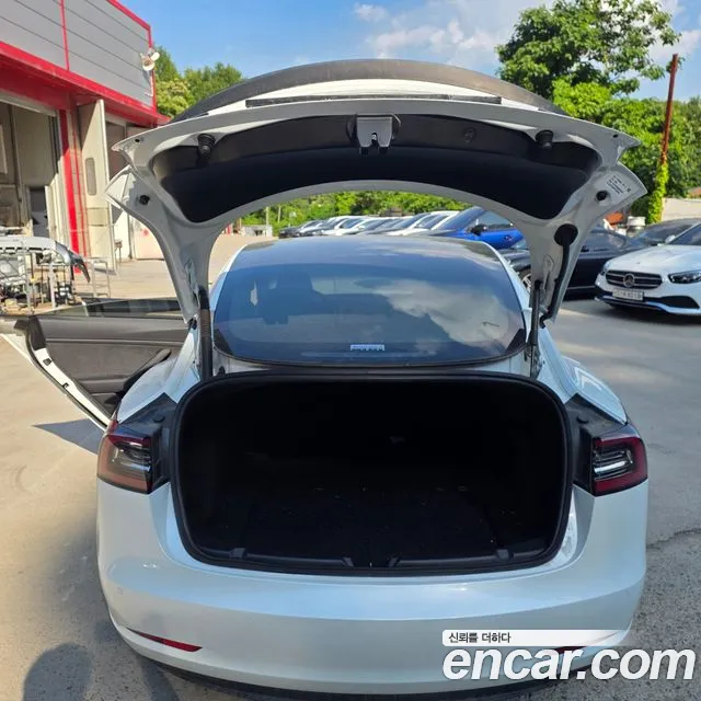 Tesla Model 3 2022 thumb 11