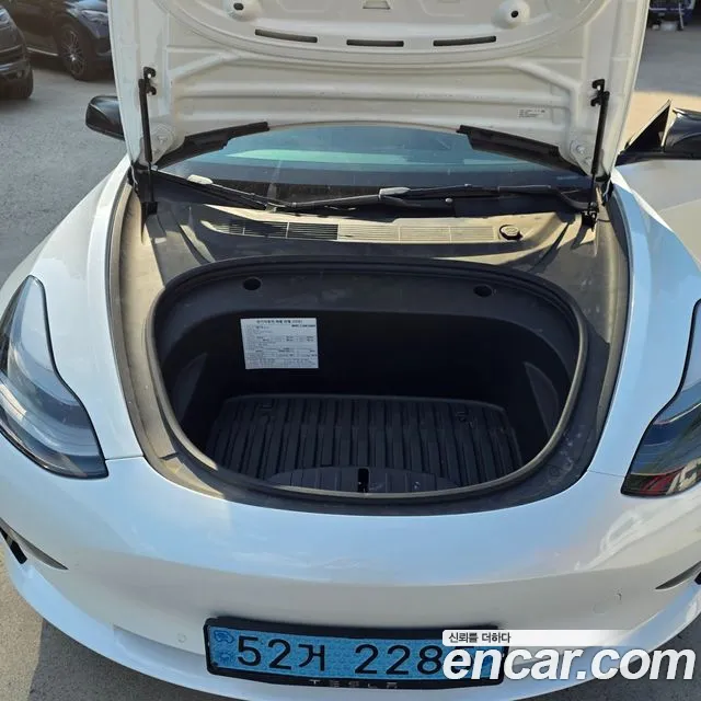 Tesla Model 3 2022 thumb 8