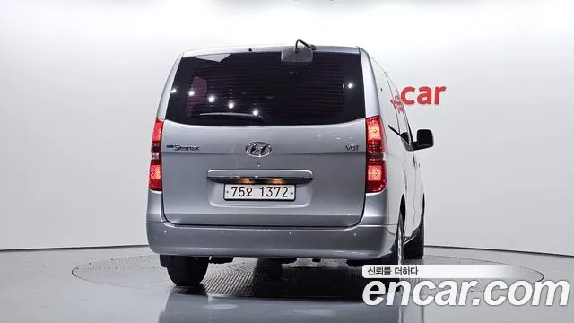 Hyundai Staria 2015 thumb 4