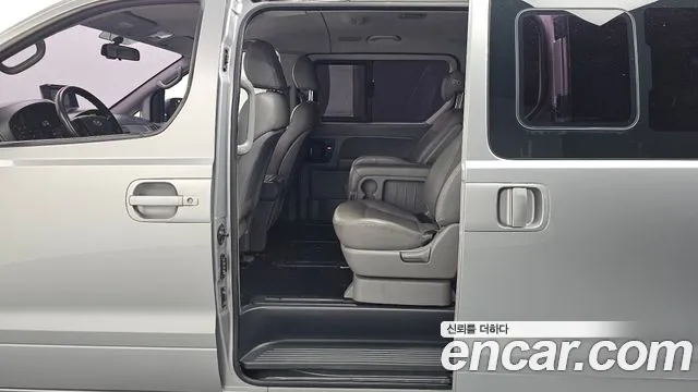 Hyundai Staria 2015 thumb 7
