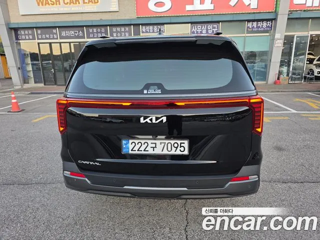 Kia Carnival 2024 thumb 6