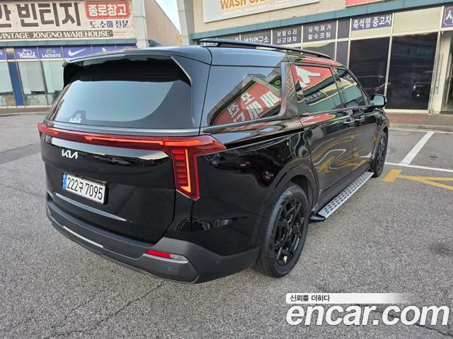 Kia Carnival 2024 thumb 4