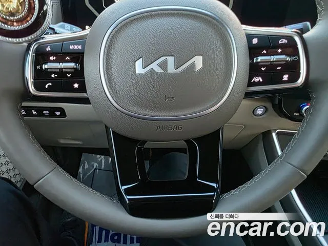 Kia Carnival 2024 thumb 2