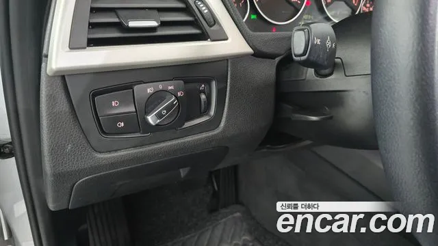 BMW 3 серии 2015 thumb 12