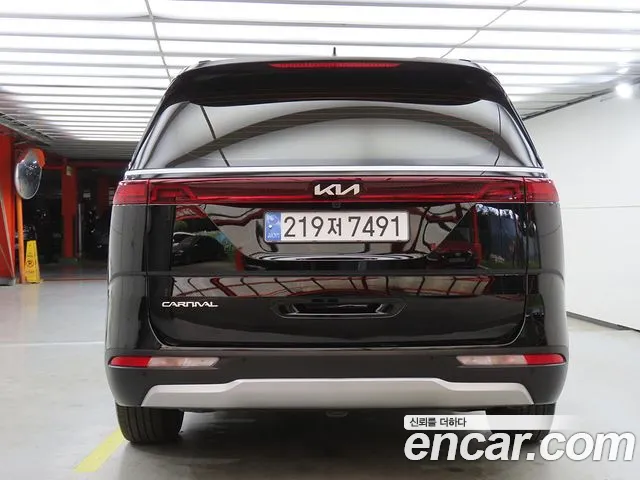 Kia Carnival 2023 thumb 8