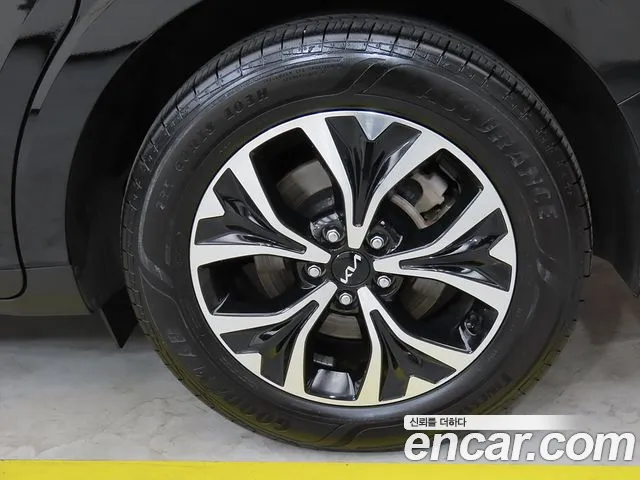 Kia Carnival 2023 thumb 11