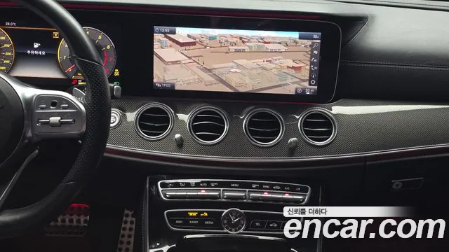 Mercedes-Benz E-Class 2019 thumb 5