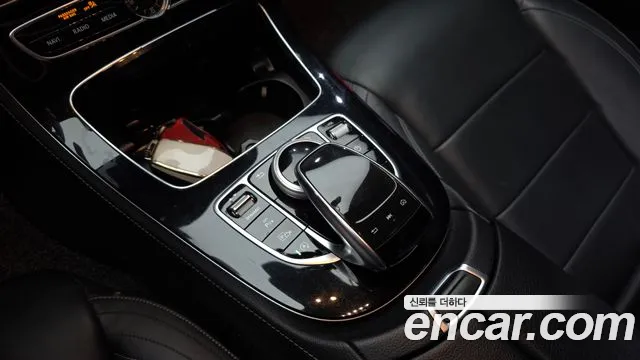 Mercedes-Benz E-Class 2019 thumb 12