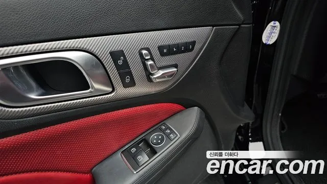 Mercedes-Benz SLC-Класс 2017 thumb 7