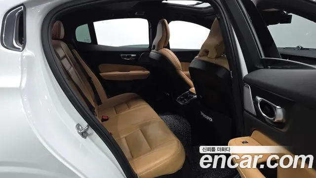 Volvo S60 2021 thumb 2