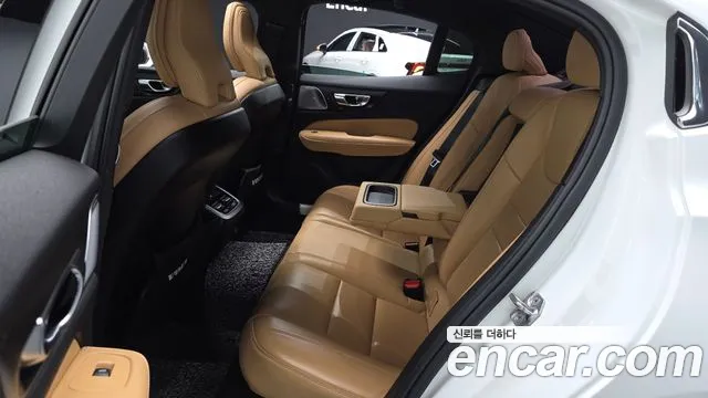 Volvo S60 2021 thumb 8