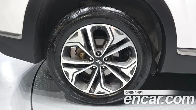 Hyundai Santa Fe 2018 thumb 6