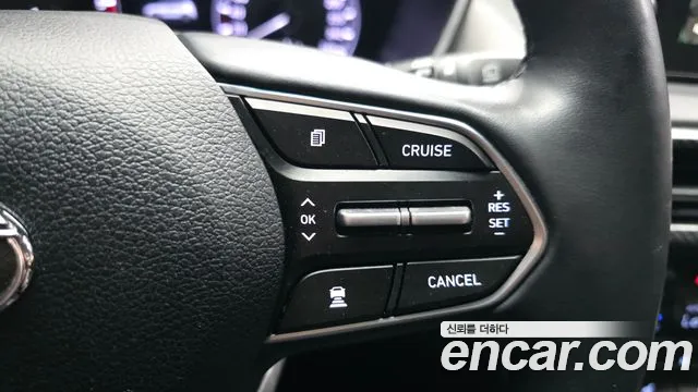 Hyundai Santa Fe 2018 thumb 8