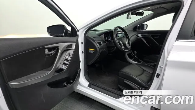 Hyundai Elantra 2015 thumb 9