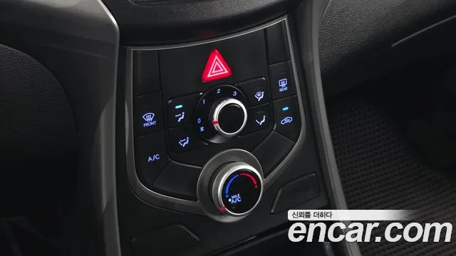 Hyundai Elantra 2015 thumb 3