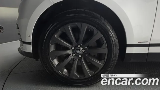 Land Rover Range Rover Velar 2018 thumb 9