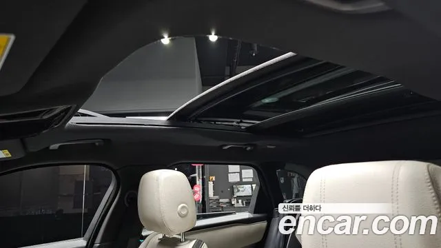 Land Rover Range Rover Velar 2018 thumb 4