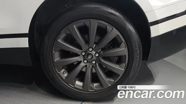 Land Rover Range Rover Velar 2018 thumb 11