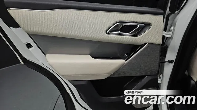 Land Rover Range Rover Velar 2018 thumb 12