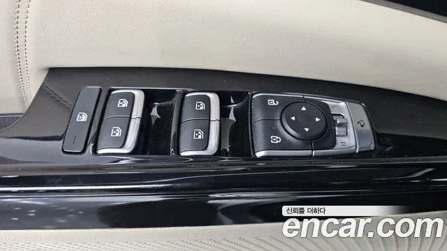 Kia Carnival 2021 thumb 5