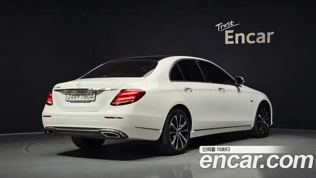 Mercedes-Benz E-Class 2019 thumb 3