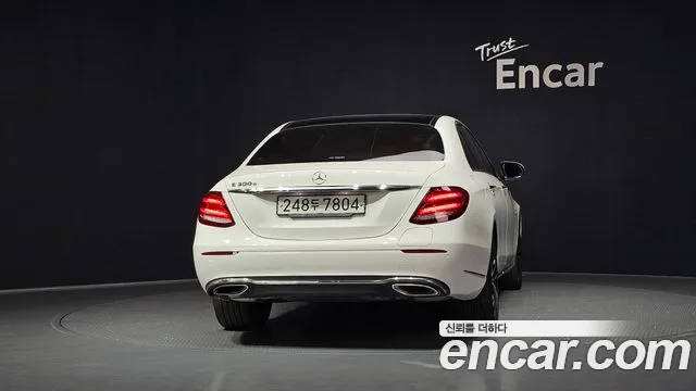 Mercedes-Benz E-Class 2019 thumb 2