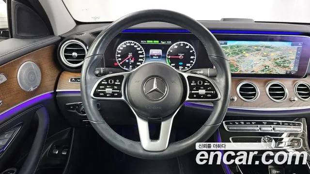 Mercedes-Benz E-Class 2019 thumb 12