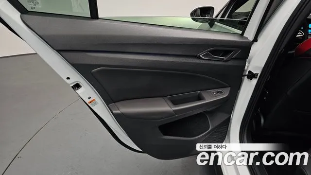 Volkswagen Golf Sportsvan 2024 thumb 5