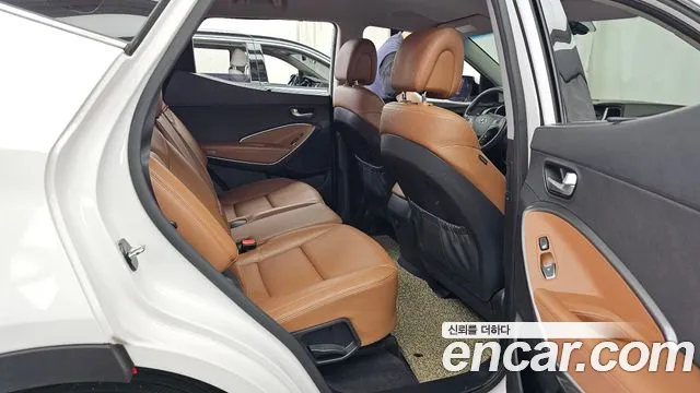Hyundai Santafe 2015 thumb 2