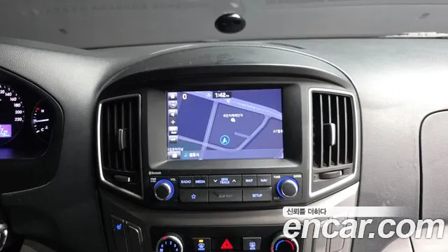 Hyundai Staria 2019 thumb 6