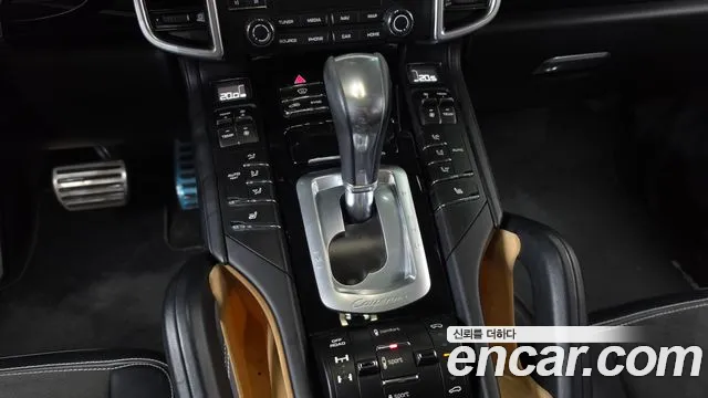 Porsche Cayenne 2017 thumb 10
