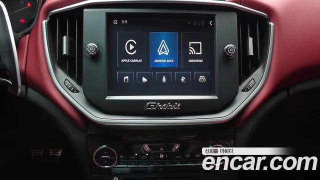 Maserati Ghibli 2015 thumb 11