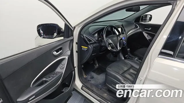 Hyundai Санта Фе 2013 thumb 10
