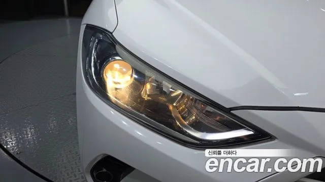 Hyundai Avante 2017 thumb 10