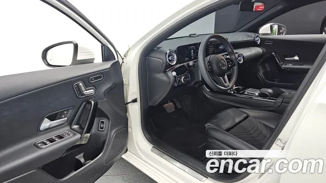 Mercedes-Benz A-Class 2020 thumb 5