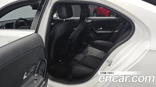 Mercedes-Benz A-Class 2020 thumb 3