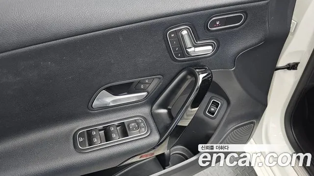 Mercedes-Benz A-Class 2020 thumb 2